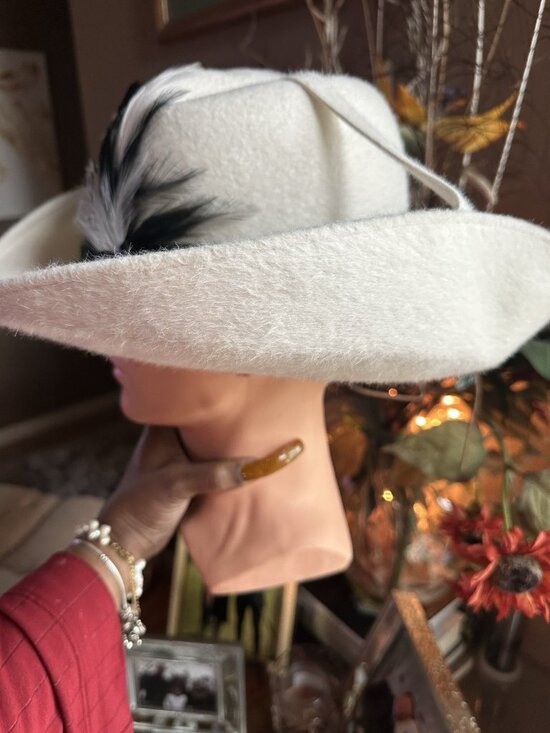 Vintage White Leslie James Wide Brim Sinamay Feathers Kentucky Derby Church Hat